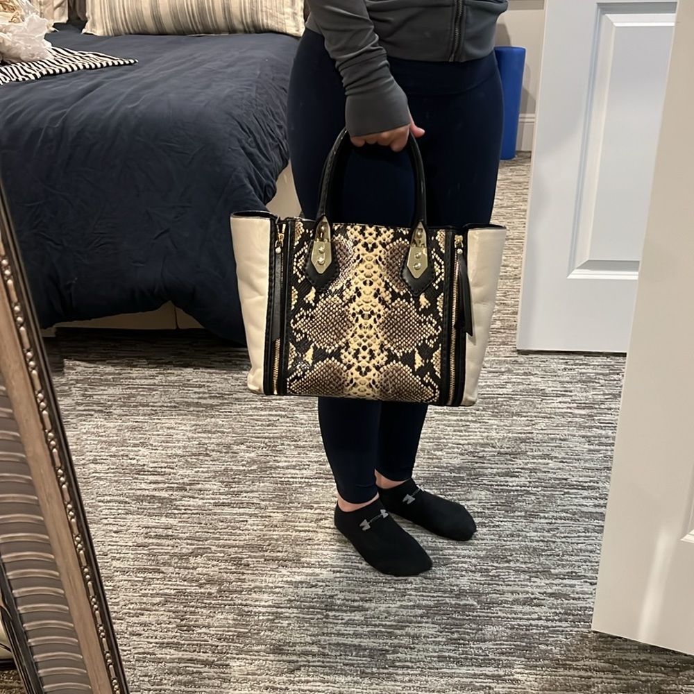 Henri bendel snake skin bag - Picture 3 of 11